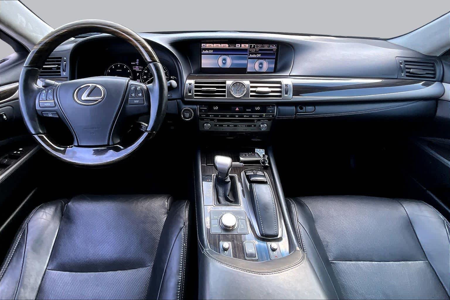 Used 2014 Obsidian Lexus L image 15
