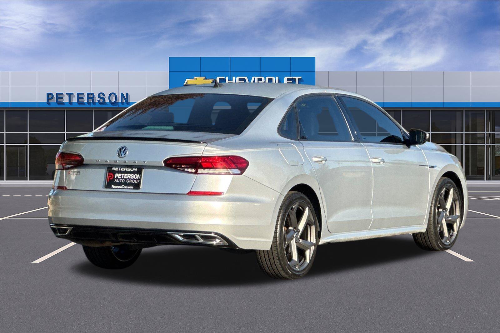 Used 2021 Silver Volkswagen 2.0T R-Line image 4