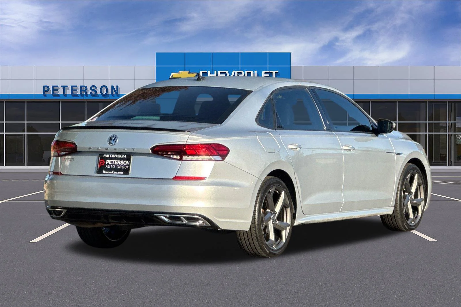 Used 2021 Silver Volkswagen 2.0T R-Line image 4
