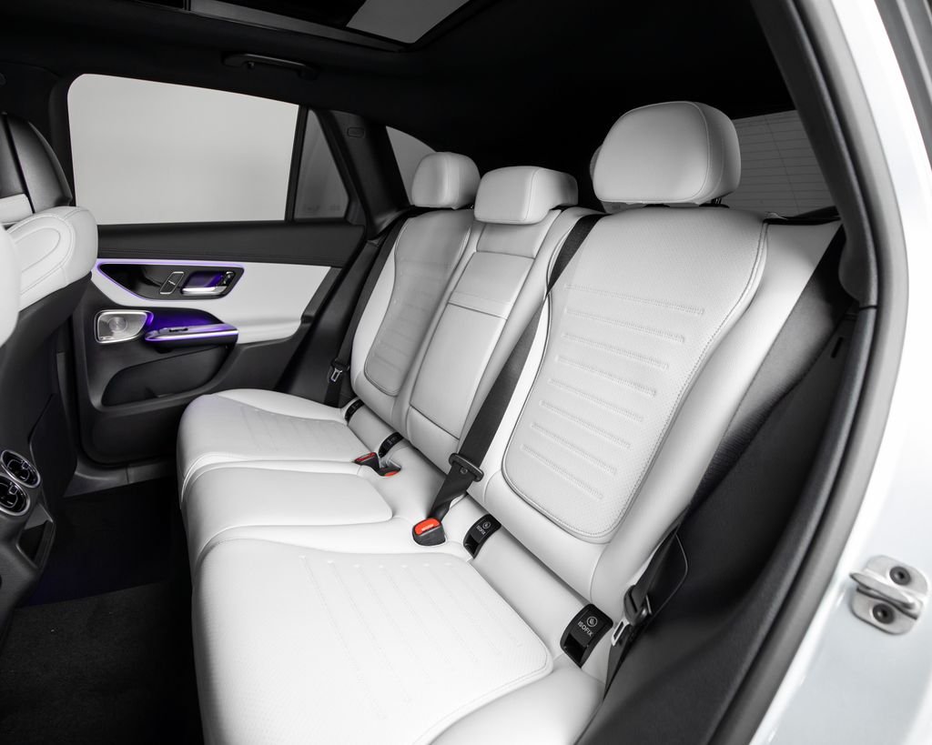 New 2026 Cirrus Silver Metallic Mercedes-Benz GLC 300 image 9