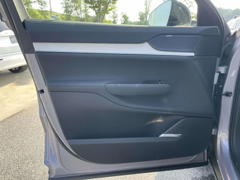 New 2026 Aurora Silver Volvo Ultra image 5