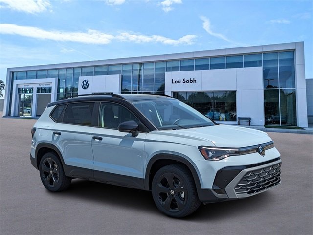 2025 Volkswagen Taos SE Black