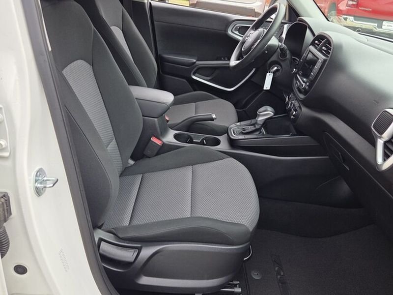 Used 2023 Snow White Pearl Kia LX image 15