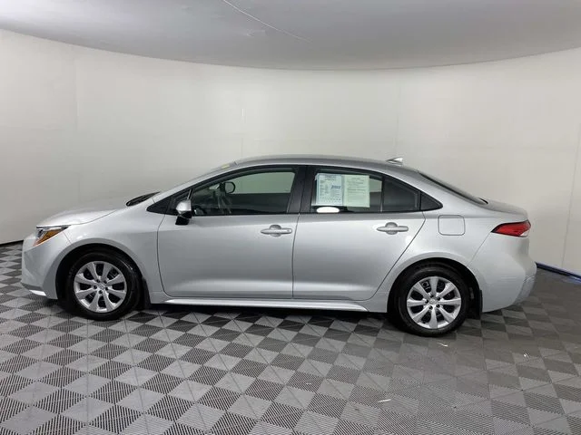 Used 2025 Silver Toyota LE image 5