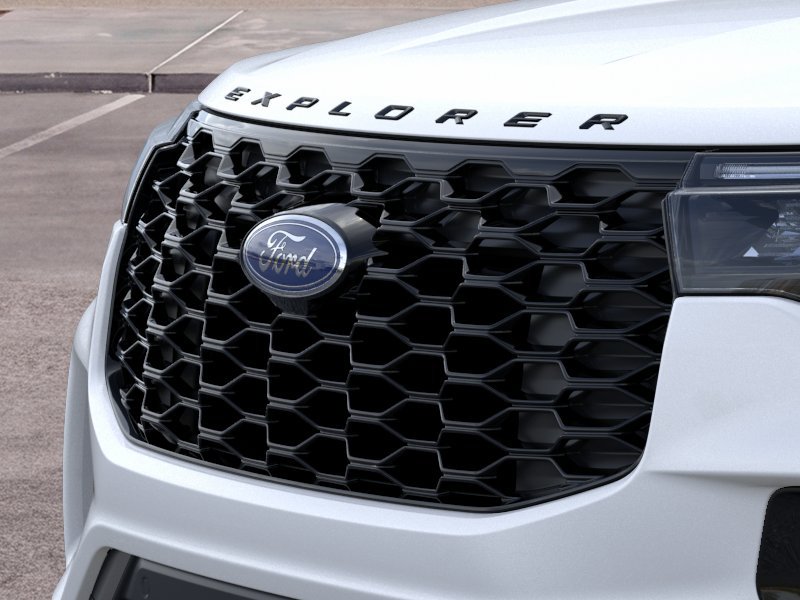 New 2026 Star White Metallic Tri-Coat Ford ST-Line image 17
