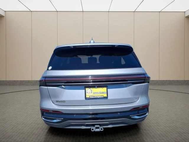 Used 2025 Gray Lincoln Premiere image 10