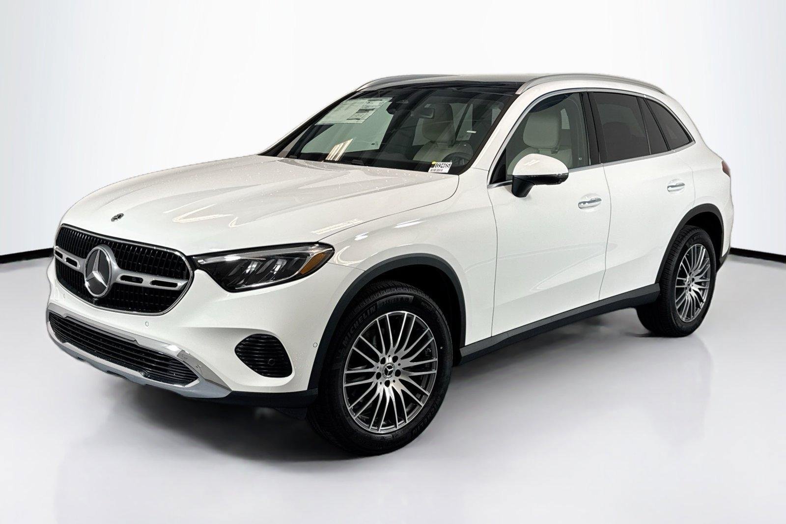New 2026 Polar White Mercedes-Benz GLC 300 image 1