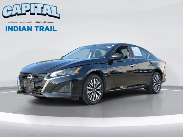 Used 2025 Black Nissan 2.5 SV image 1
