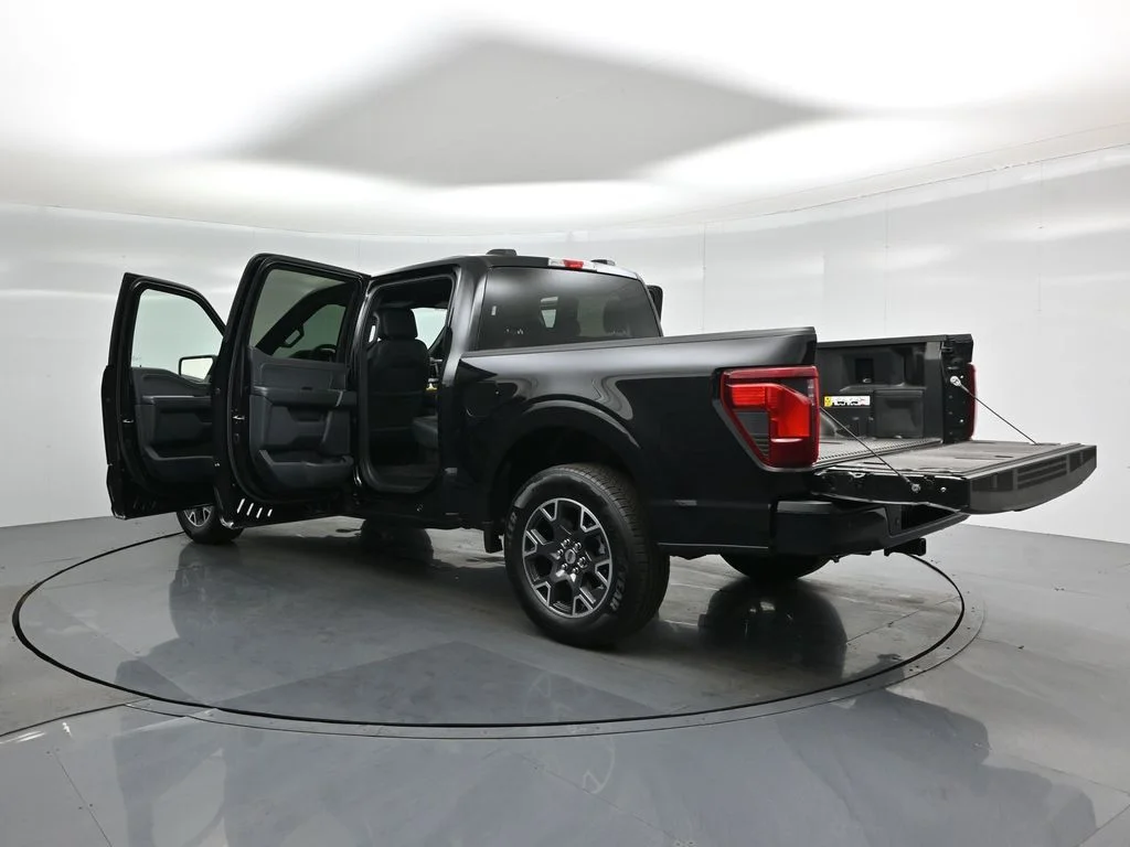 New 2024 Black Ford XLT image 31