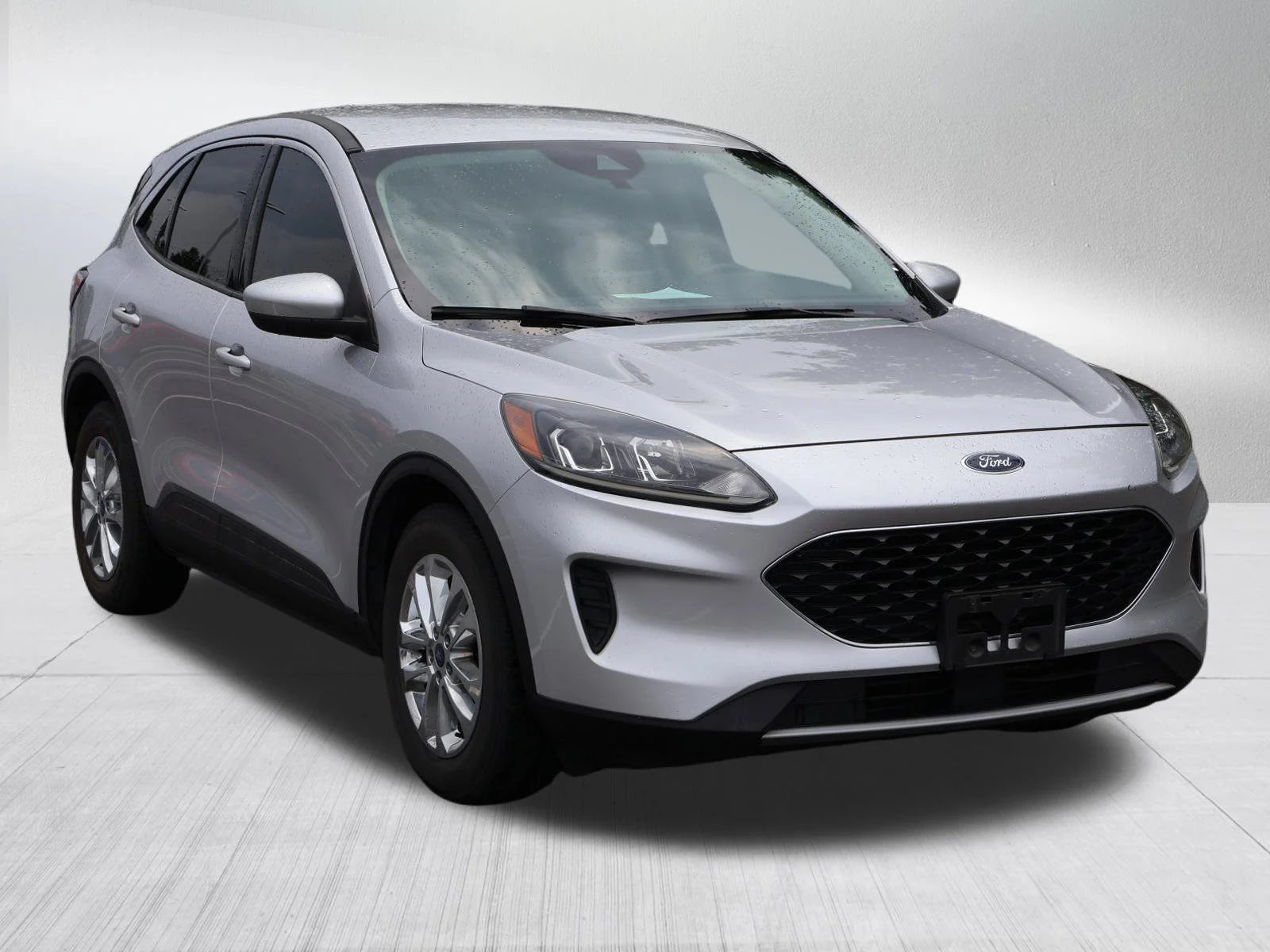 Used 2020 Ingot Silver Metallic Ford SE image 1