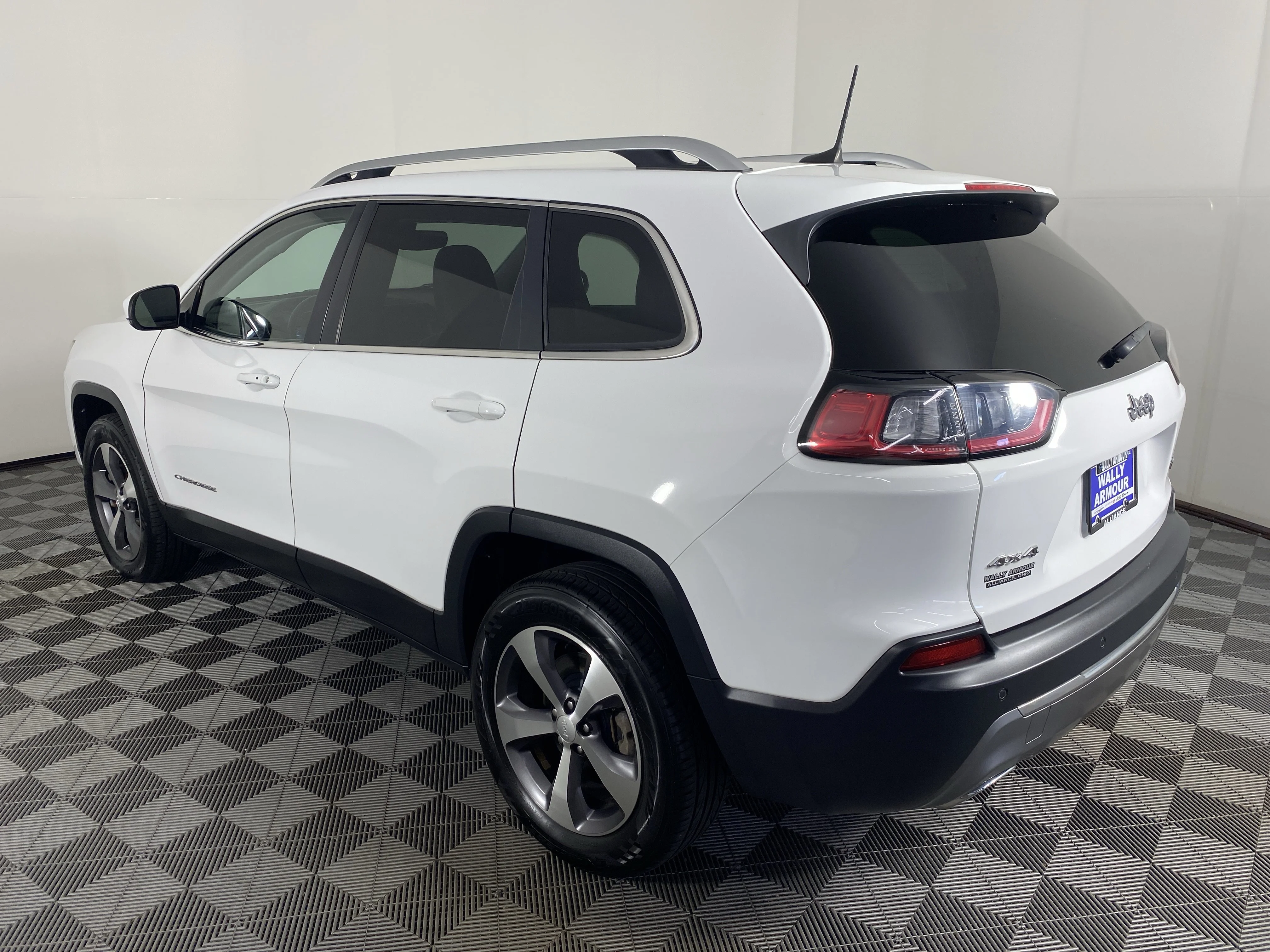 Used 2020 Bright White Clearcoat Jeep Limited image 8