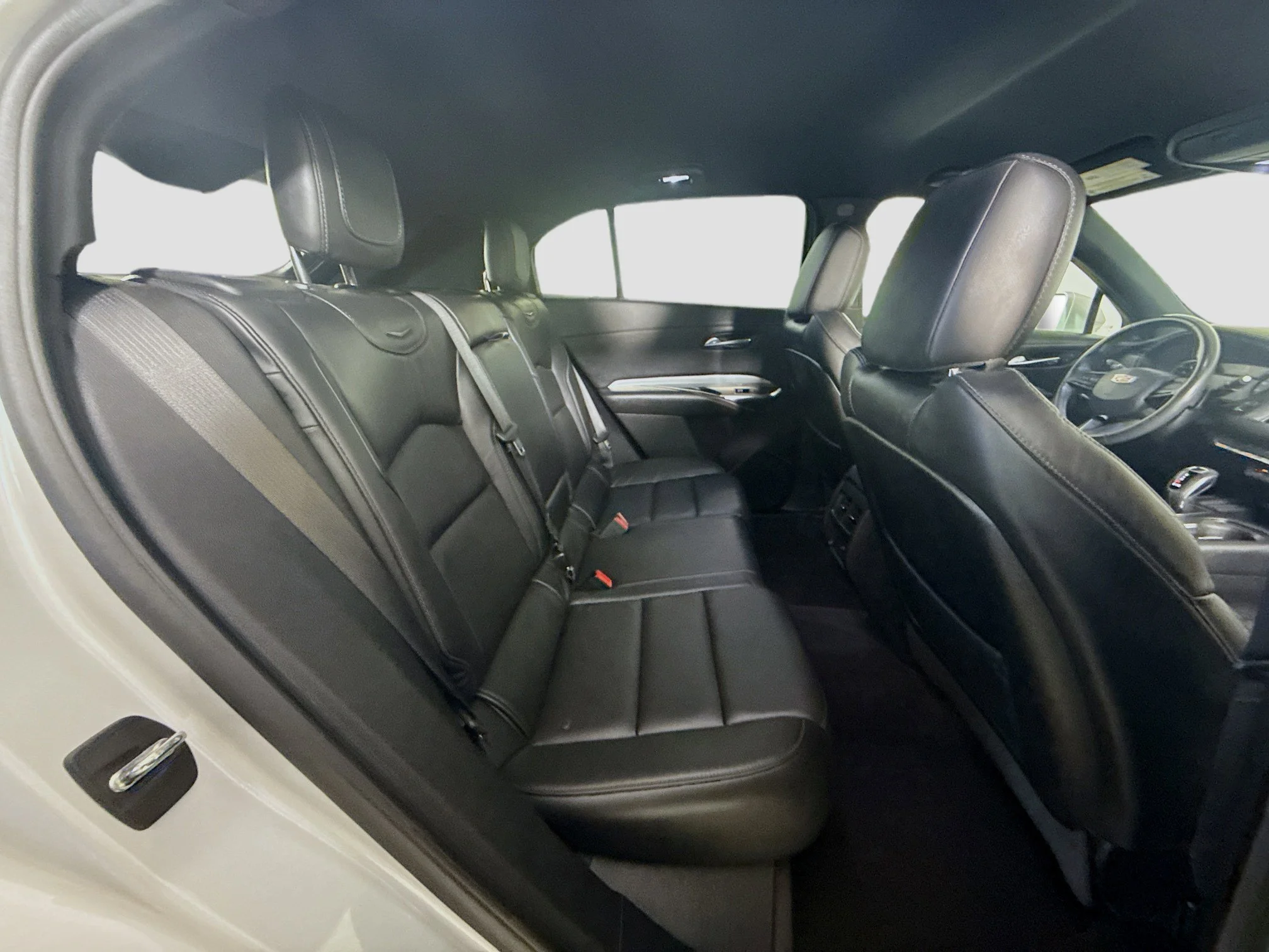 Used 2019 Radiant Silver Metallic Cadillac FWD Premium Luxury image 23