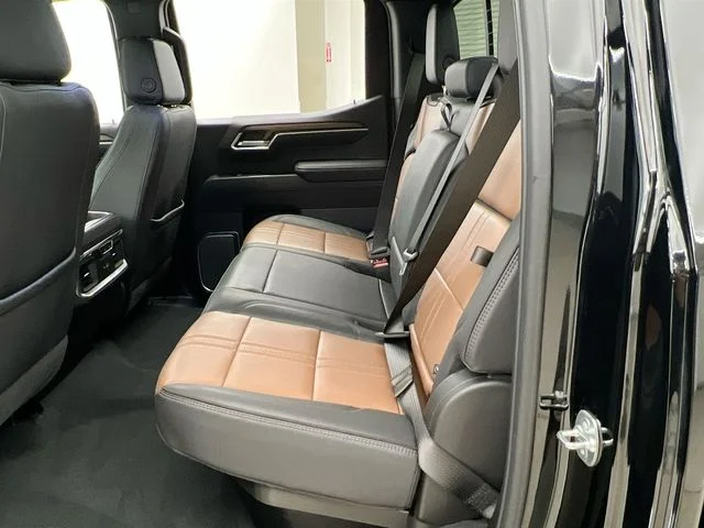 2025 Chevrolet Silverado 1500 High Country - Photo 11