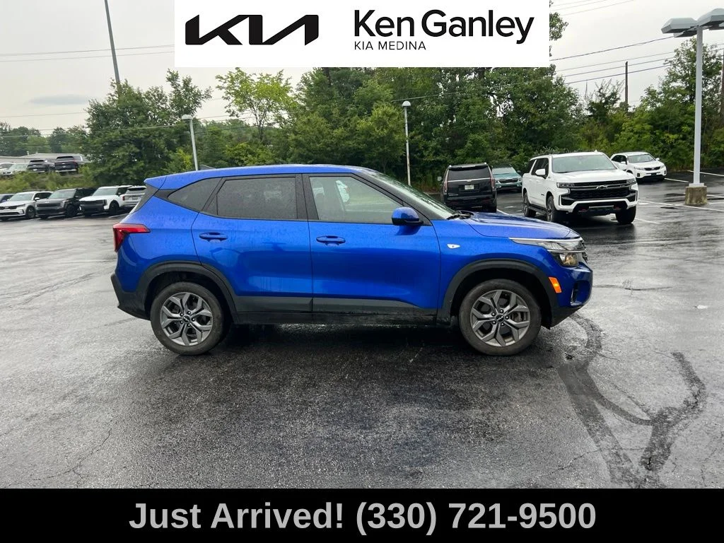 Certified Used 2024 Blue Kia LX image 4