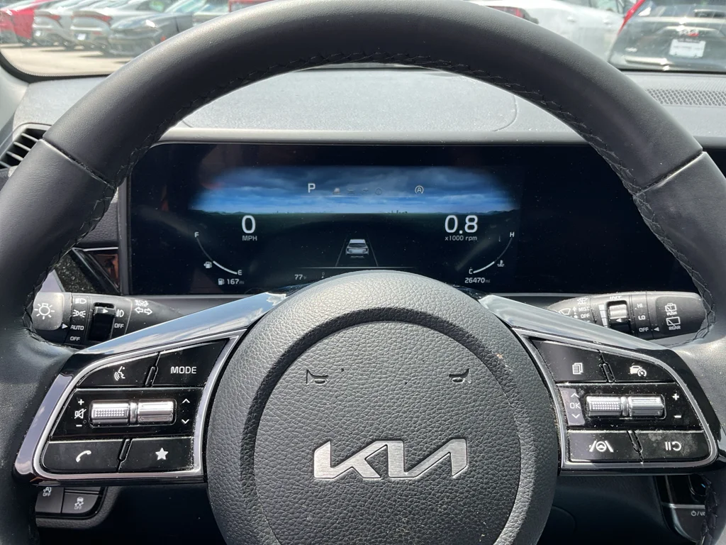 Used 2024 Clear White/Black Roof Kia S image 22