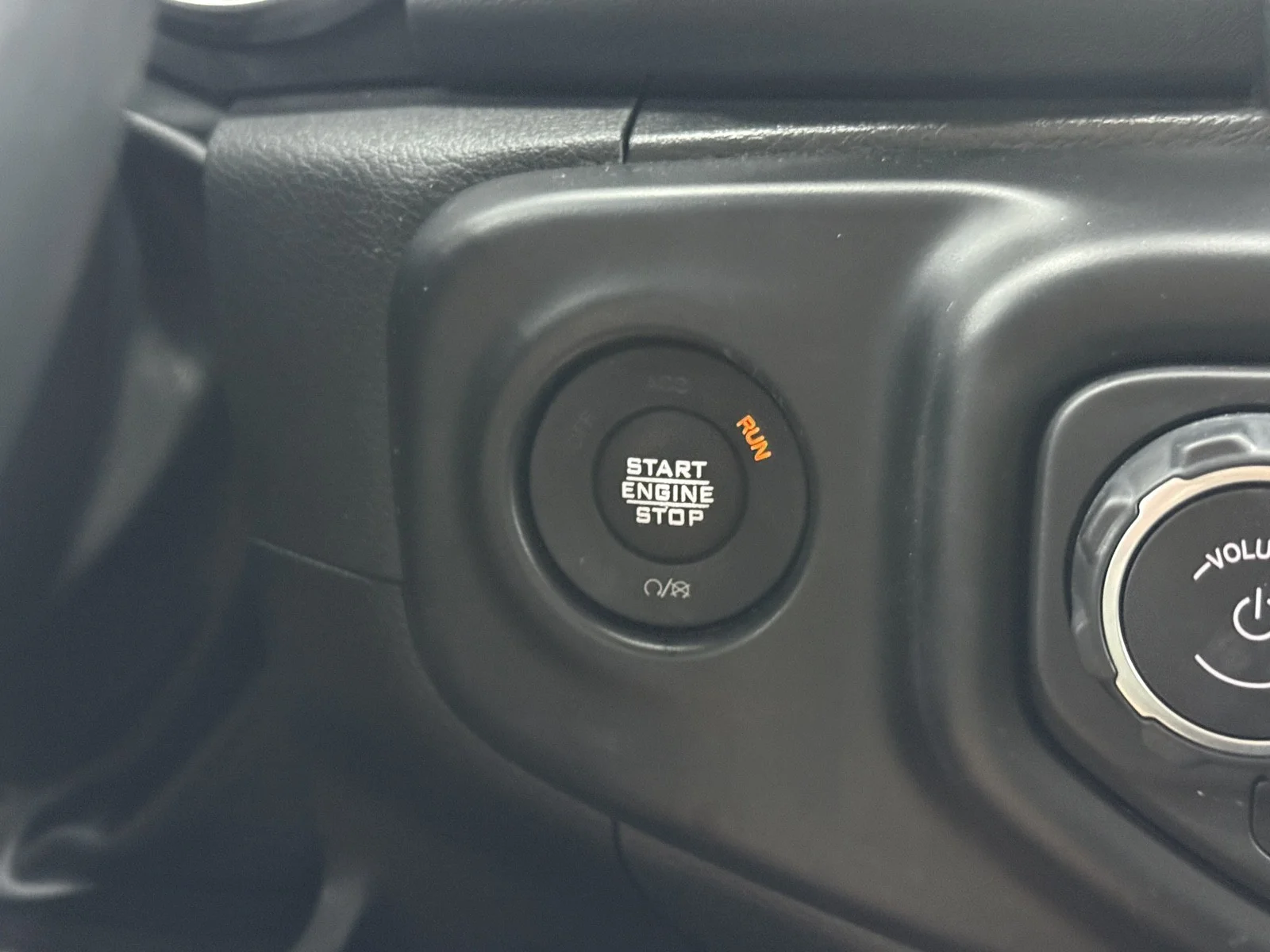Used 2022 Hydro Blue Pearlcoat Jeep High Altitude 4x4 image 21