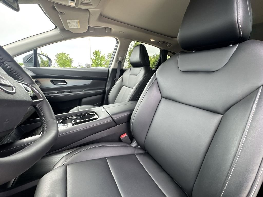 Used 2025 Blue Nissan SL image 13