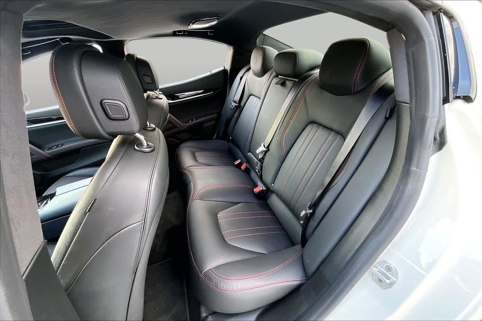Used 2022 Bianco Maserati Modena image 20