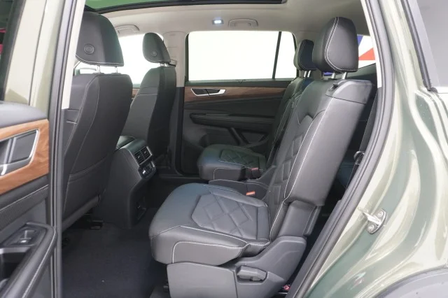 New 2026 Avocado Green Pearl Volkswagen 2.0T SE w/Technology image 19