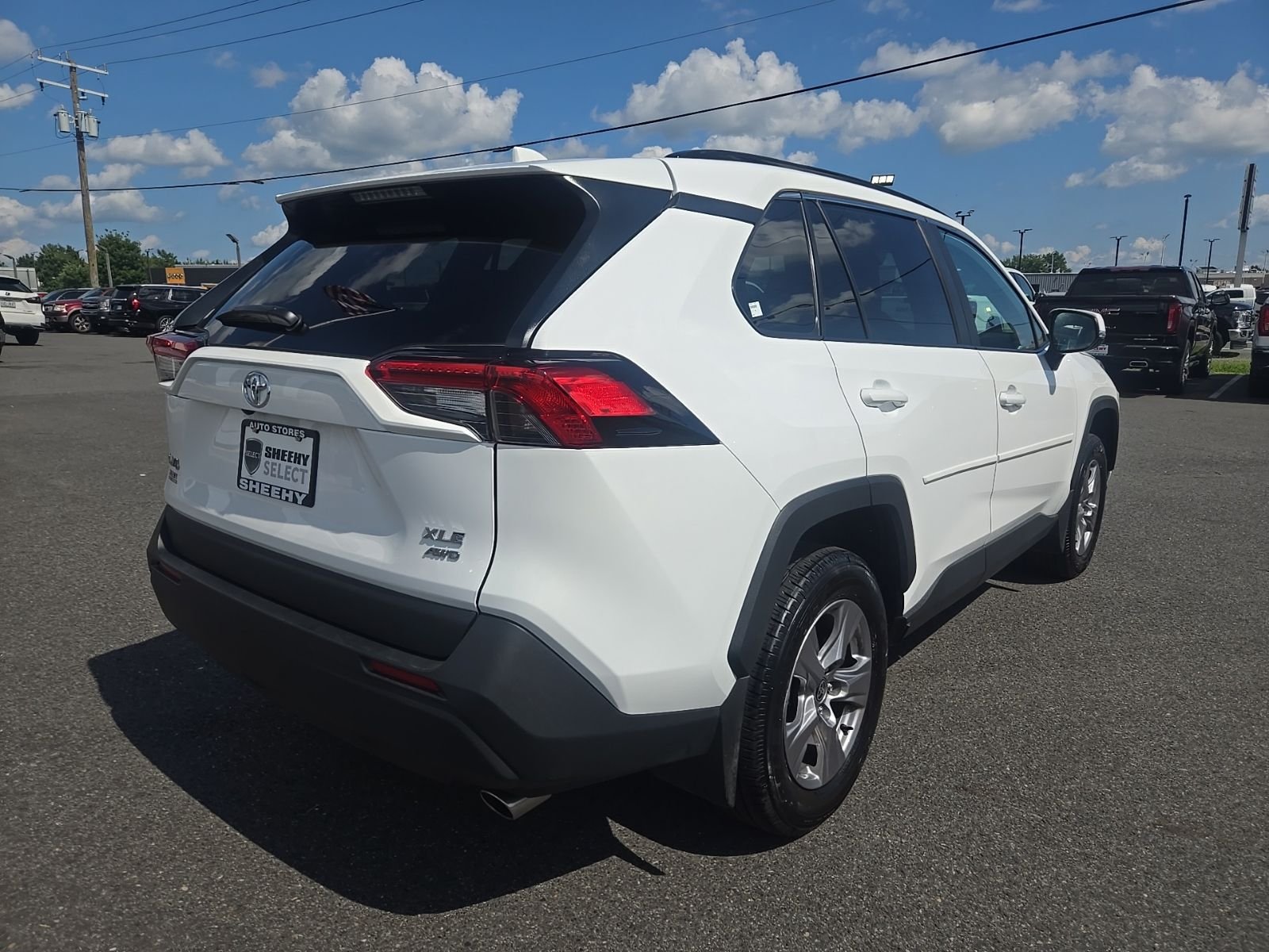 Used 2025 White Toyota XLE image 7