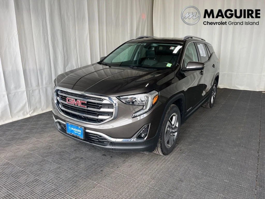 Used 2019 Gray GMC SLT image 1