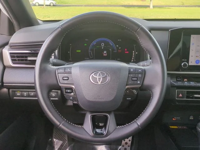 Used 2025 White Toyota SE image 31