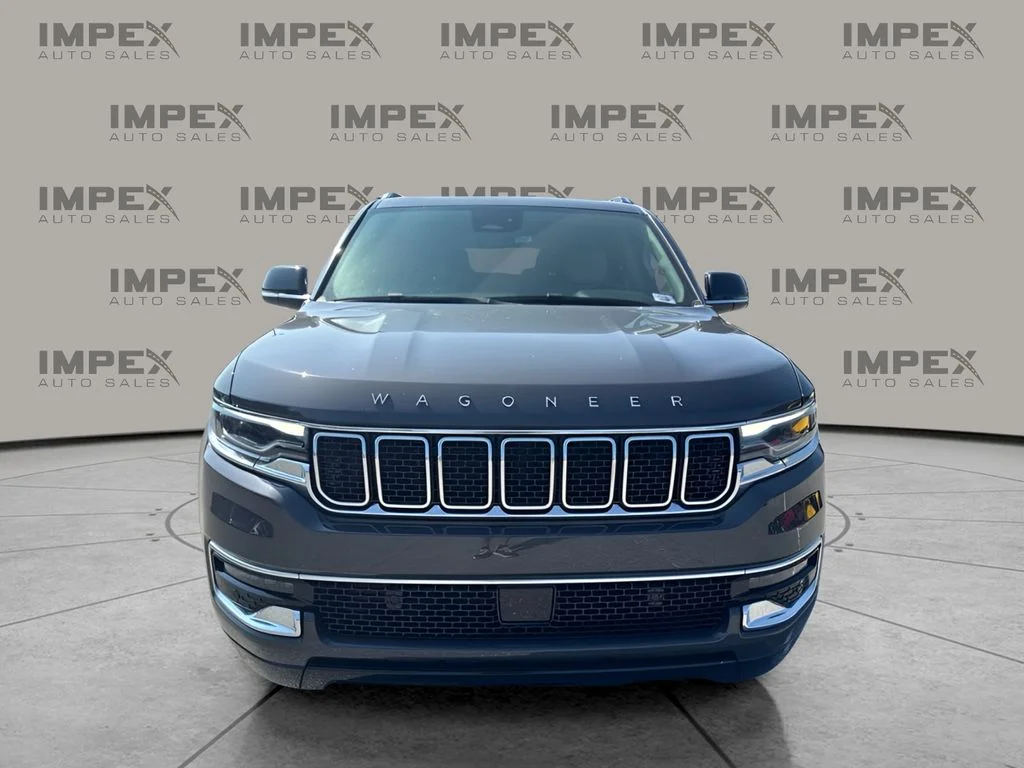 Used 2024 Gray Jeep Base image 8
