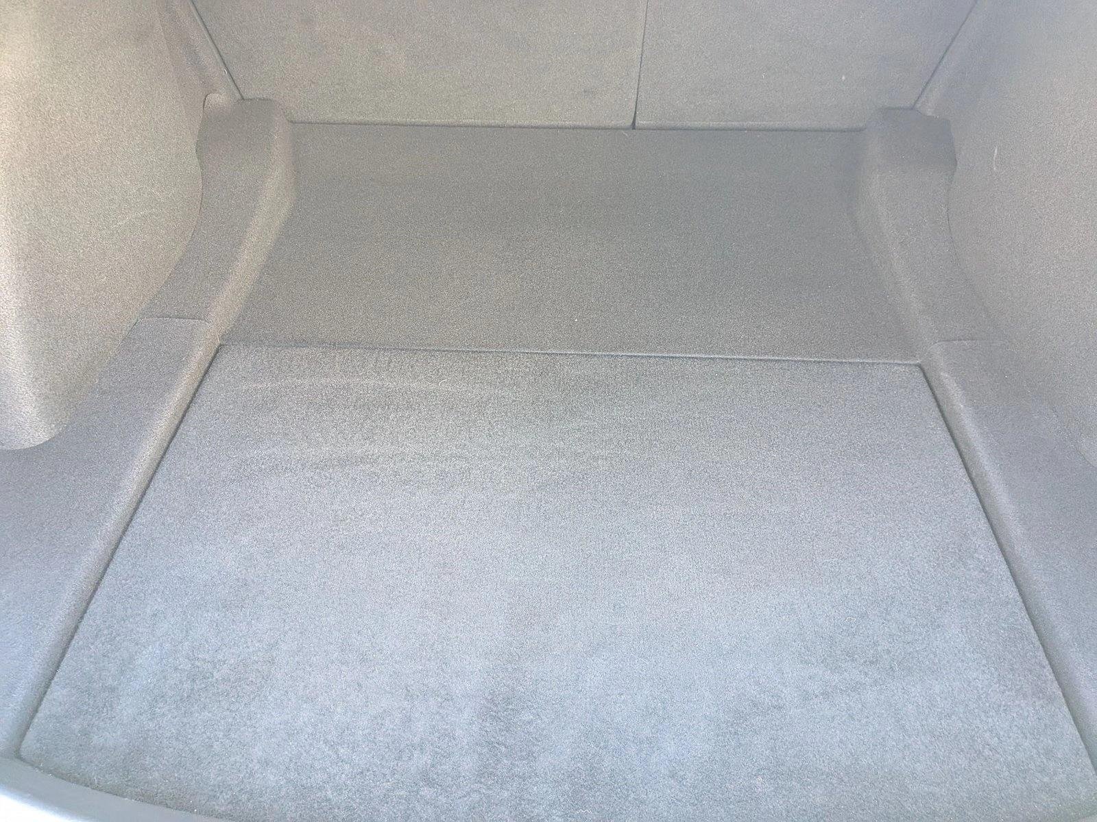 Used 2019 Silver/Gray Tesla Standard Range Plus image 5