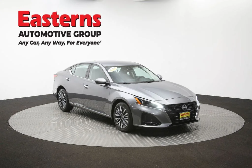 Used 2023 Gray Nissan 2.5 SV image 49