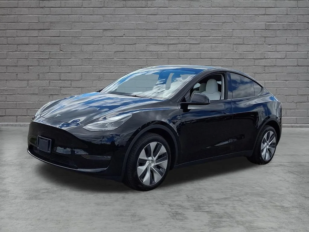 Used 2023  Tesla Long Range image 5