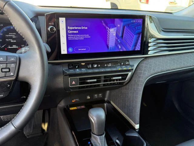 Certified Used 2025 WIND CHILL PEARL Toyota XLE image 20
