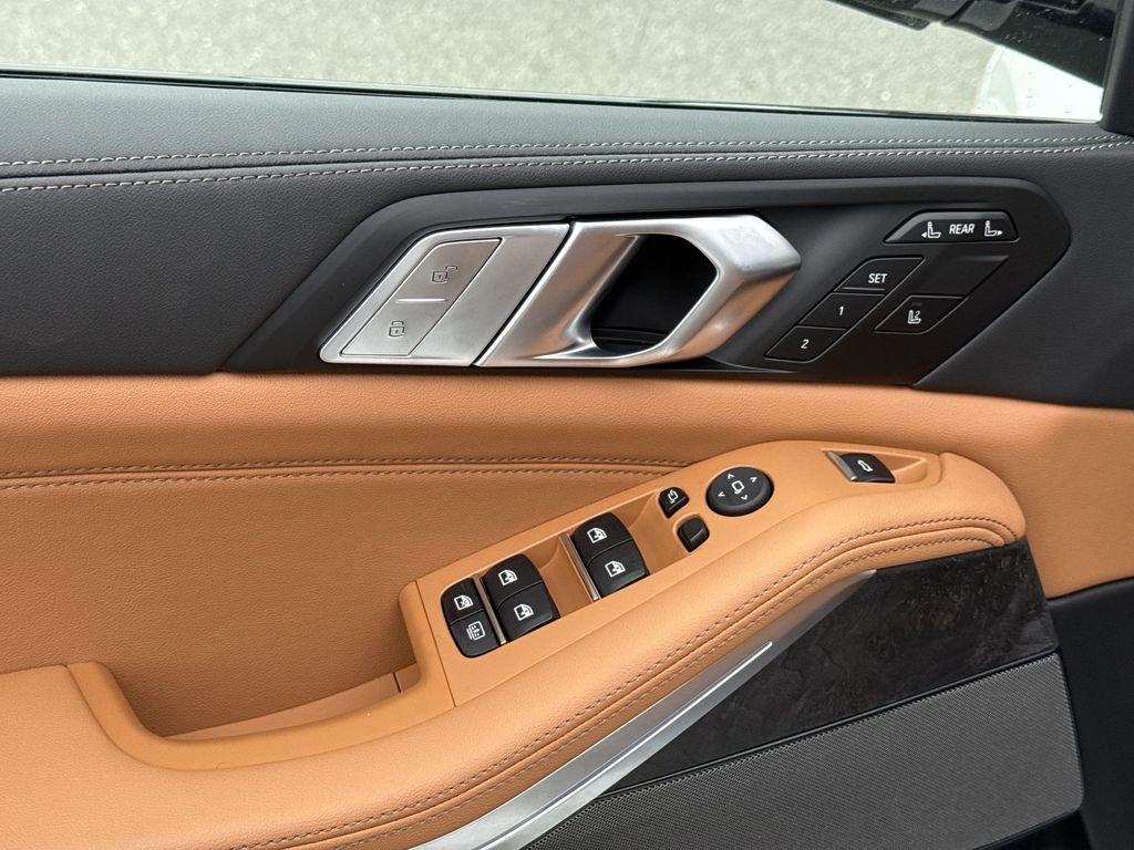 New 2027 Alpine White BMW xDrive40i image 13