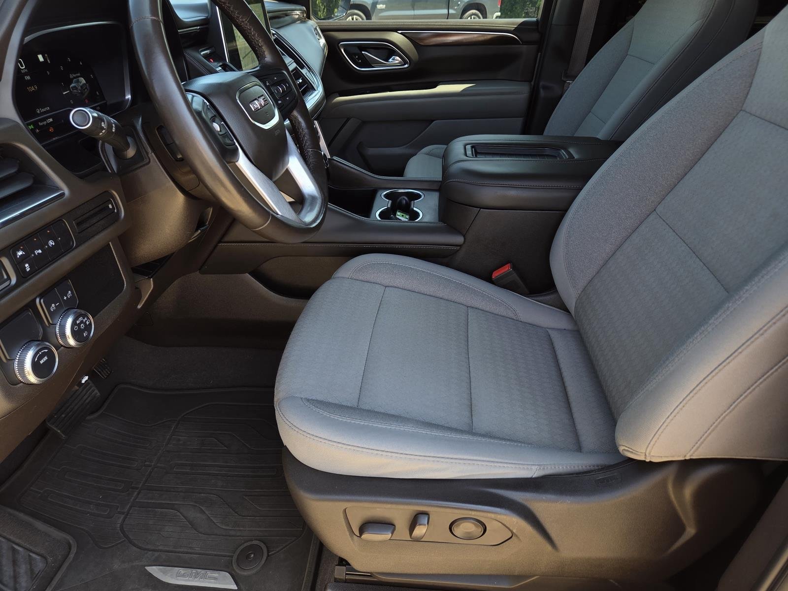 Used 2023 Summit White GMC SLE image 29