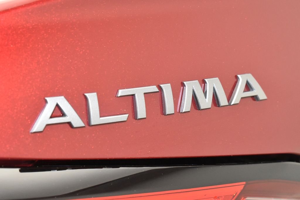 Used 2024 Red Nissan 2.5 SV image 9