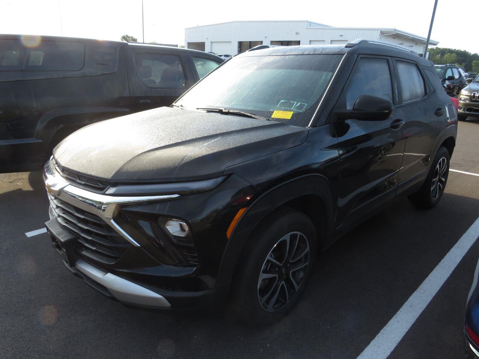 Used 2026 Mosaic Black Metallic Chevrolet LT image 7