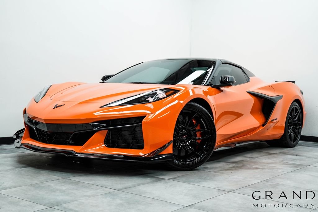 Used 2023 Orange Chevrolet Z06 image 1