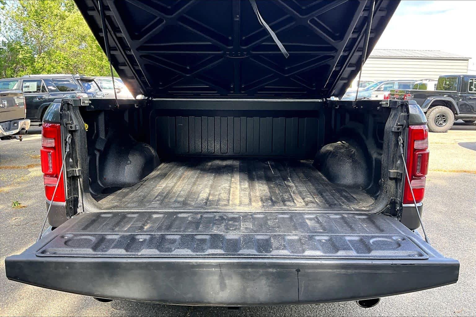 Used 2022 Granite Crystal Metallic Clearcoat Ram Laramie image 30