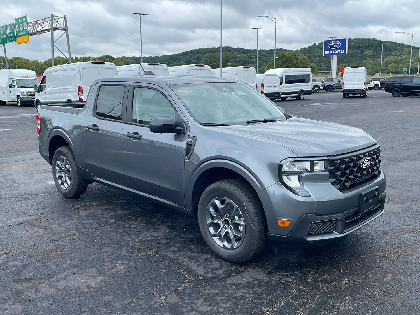 New 2026 Carbonized Gray Metallic Ford XLT image 7