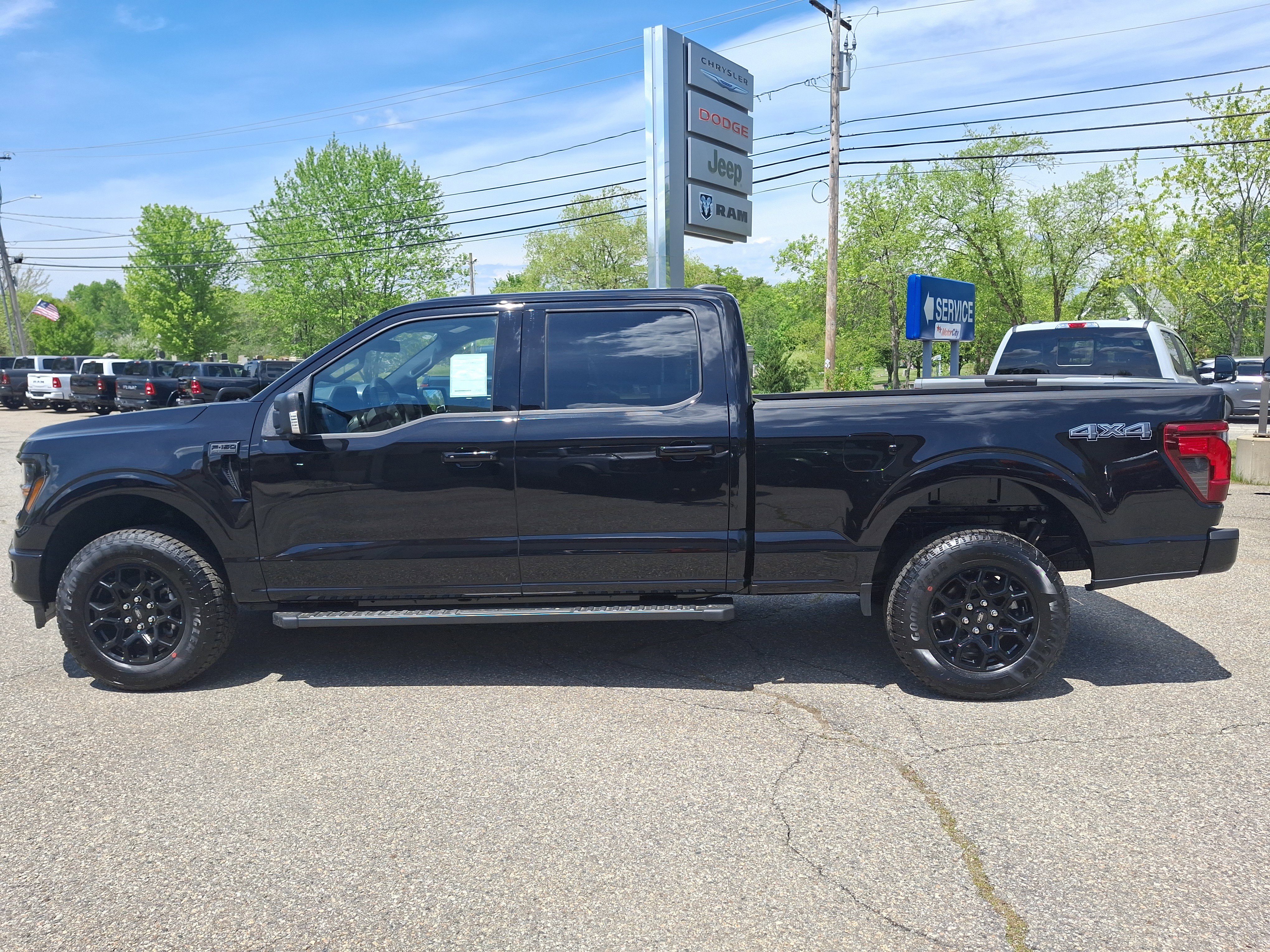 New 2026 Agate Black Metallic Ford XLT image 8