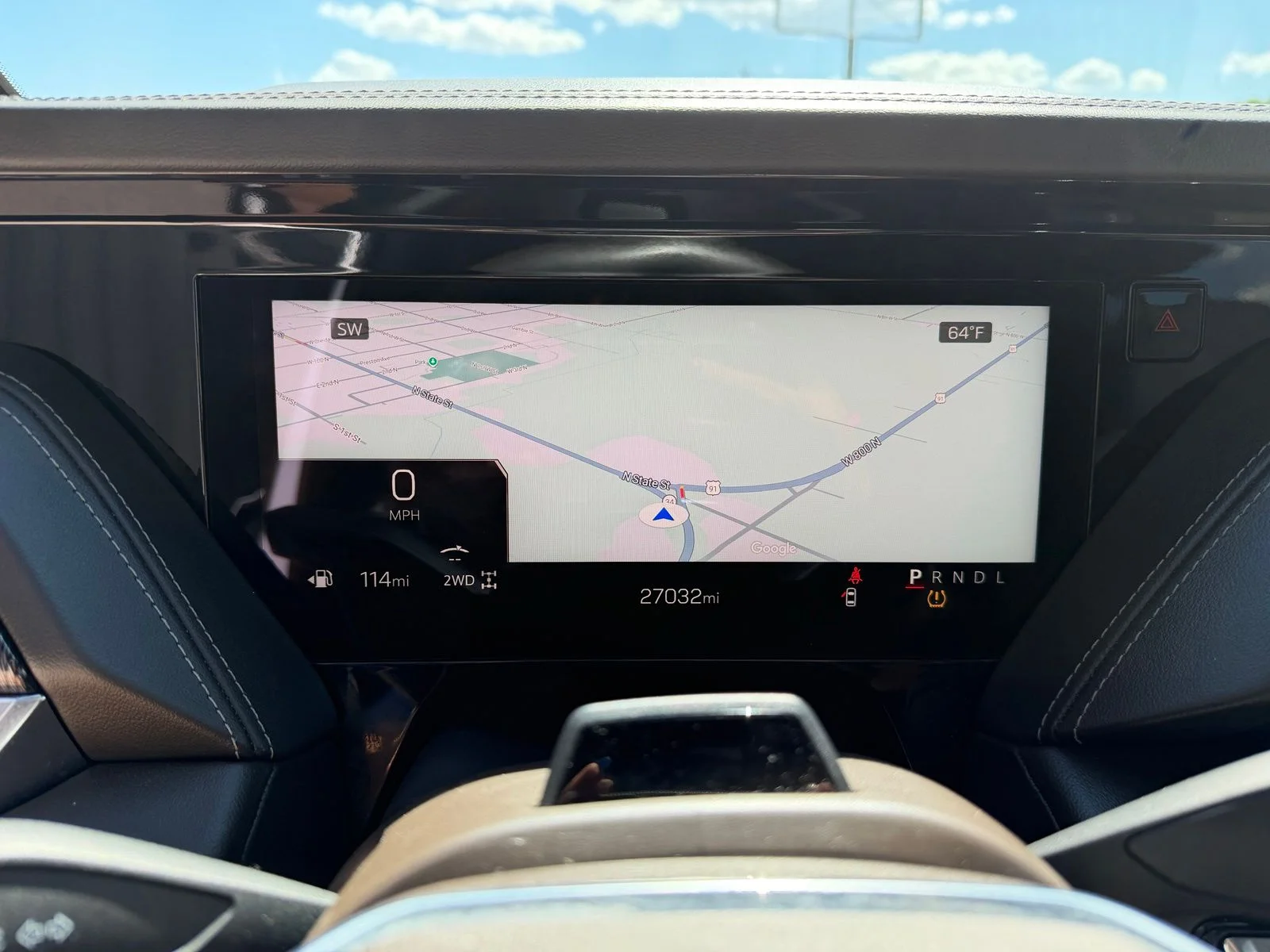 Used 2025 White GMC Elevation image 16