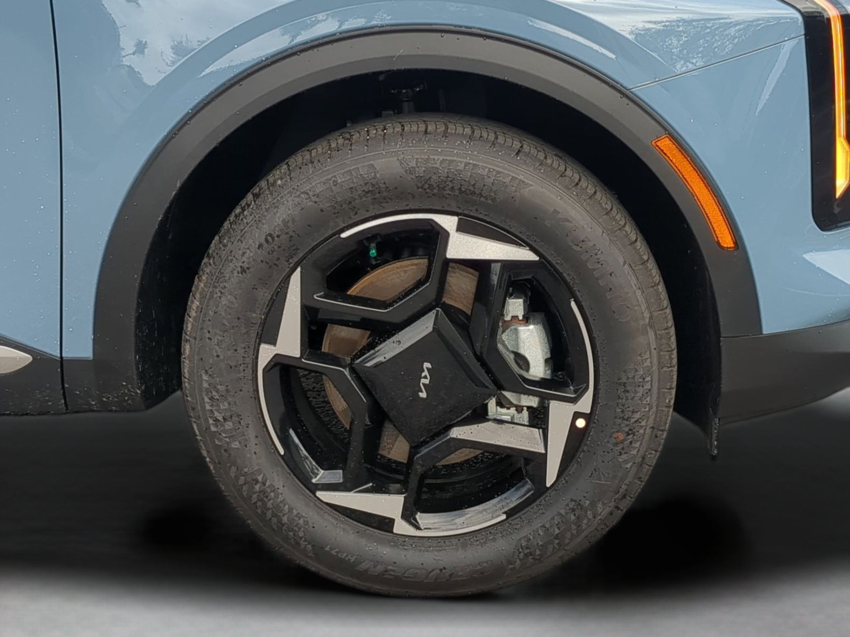 New 2027 Heritage Blue Kia EX image 41