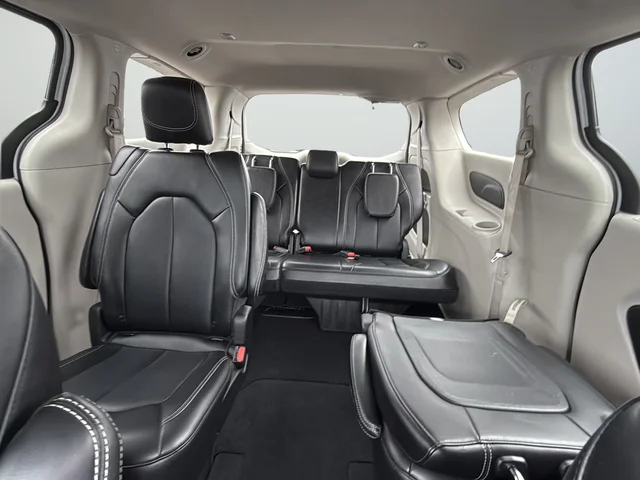 Used 2024 White Chrysler Touring L image 29