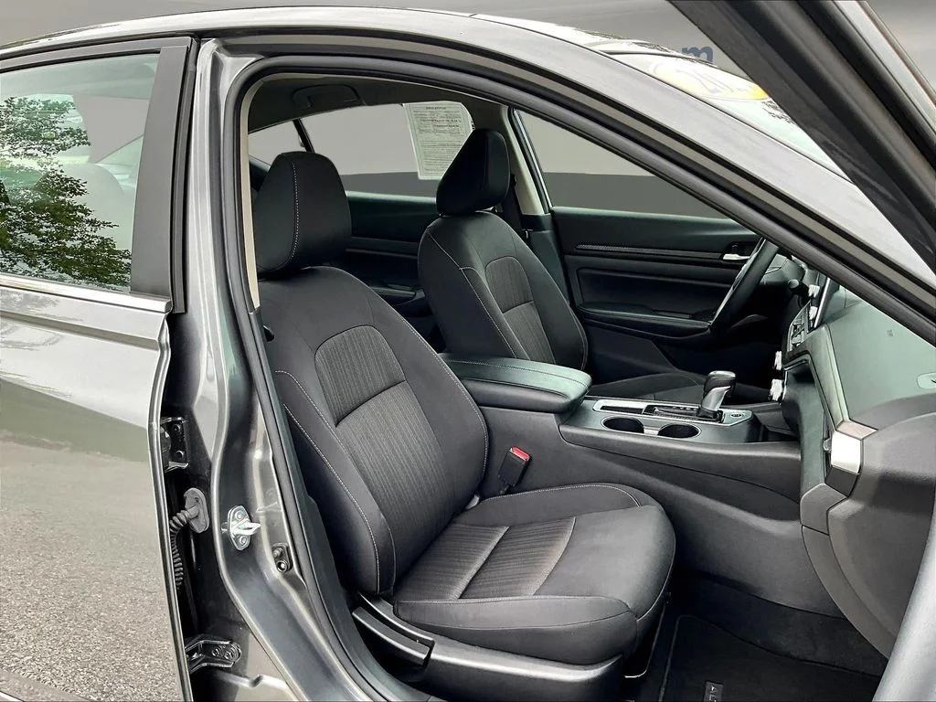 Used 2025 Gray Nissan 2.5 SV image 29