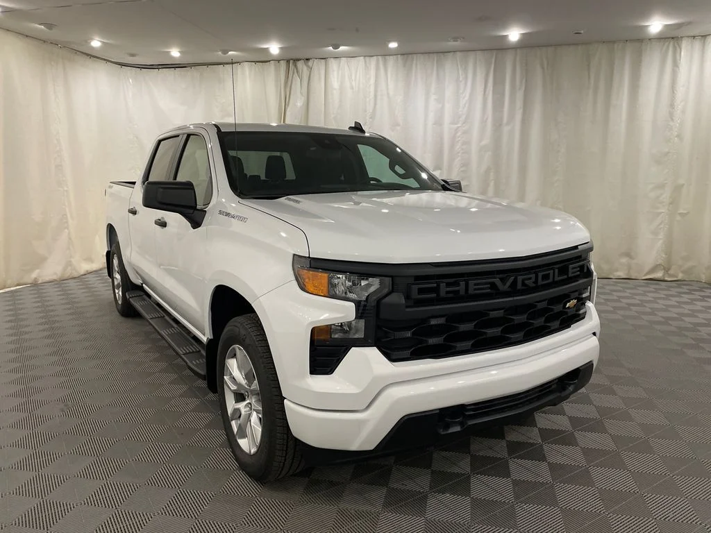 New 2026 Summit White Chevrolet Custom image 3
