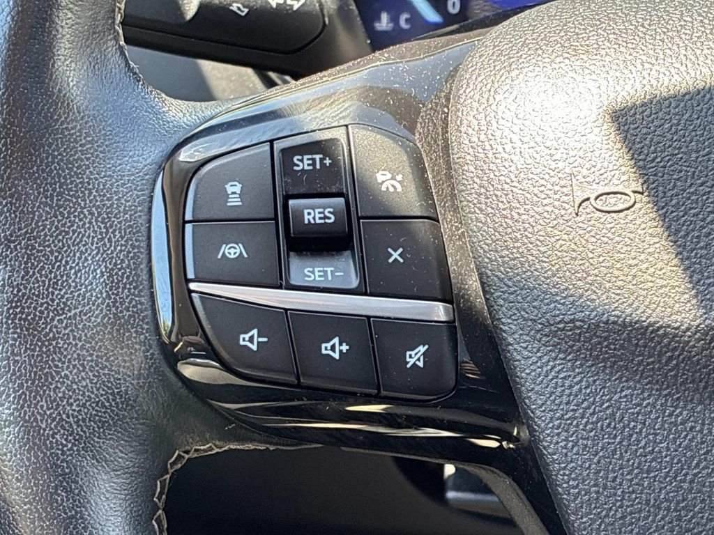 Used 2022 Black Ford Titanium image 28