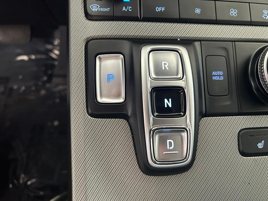Used 2025 Gray Hyundai SEL image 9