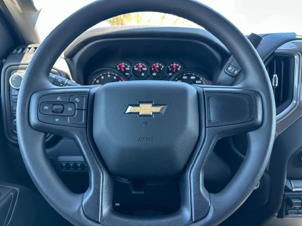 New 2026 Summit White Chevrolet WT image 26