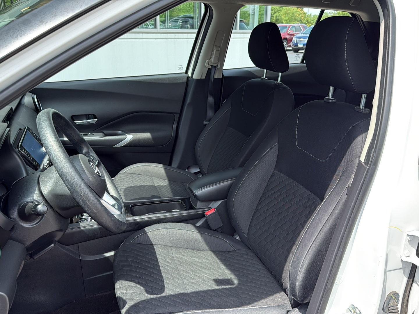 Used 2023 Aspen White Tricoat/Super Black Nissan SV image 12