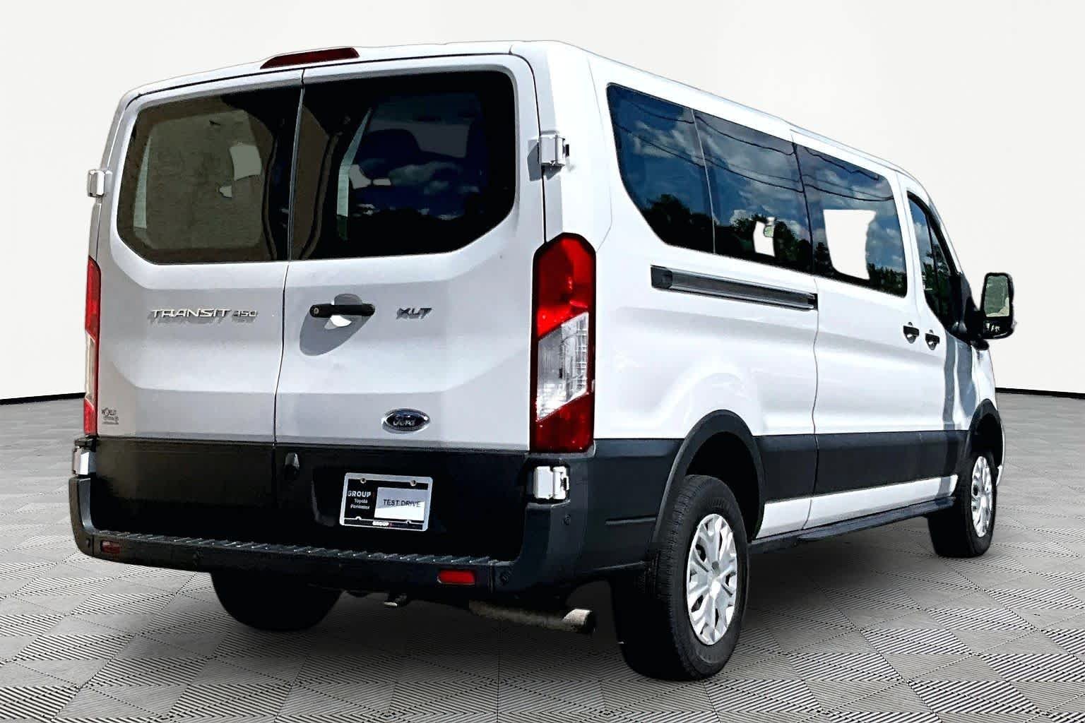 Used 2023 Oxford White Ford XLT image 13