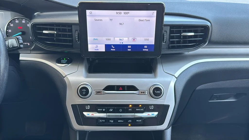 Certified Used 2020 Oxford White Ford XLT image 11